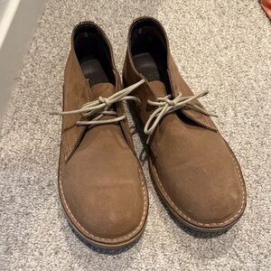 Brown Suede Chukka Boots with Crepe Sole